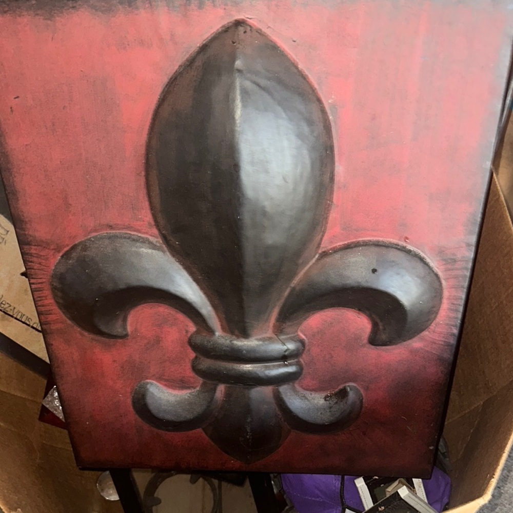 Kirklands Red and Black Fleur-de-Lis Wall Art Kirklands so pretty 🤩